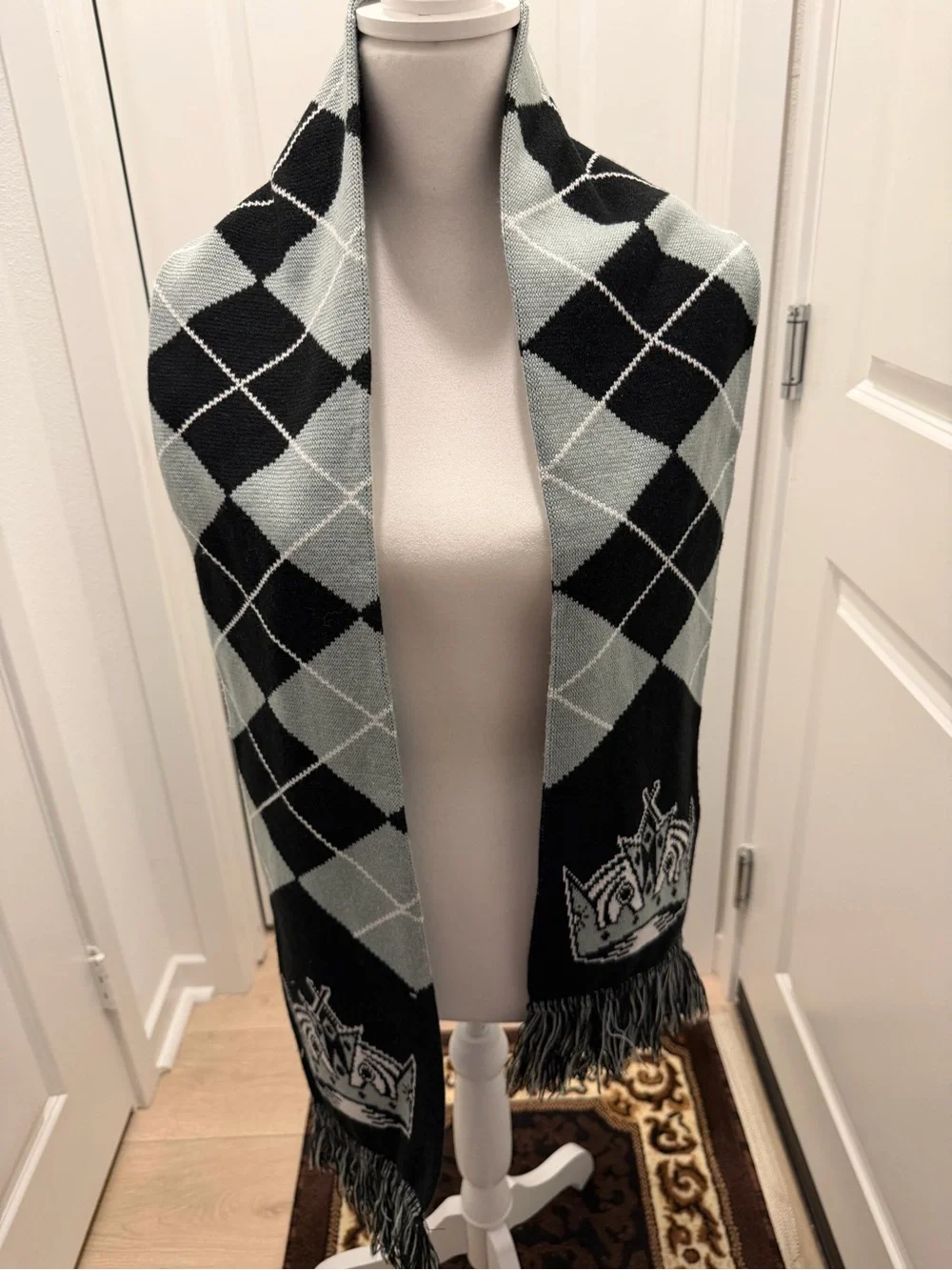 Los Angeles Kings NHL Argyle Knit Fringe Scarf Black Gray Crown Logo Hockey OSFM